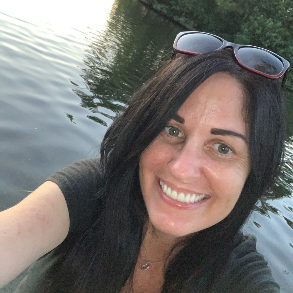 Meet your Posher, Crystal